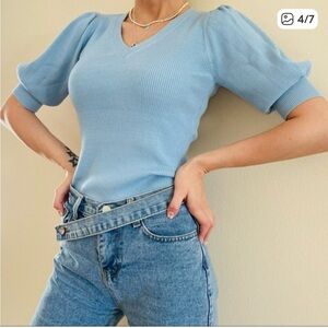 T Tahari, Light Blue Ribbed V Neck Balloon Puff
Sleeve Sweater. Sz M